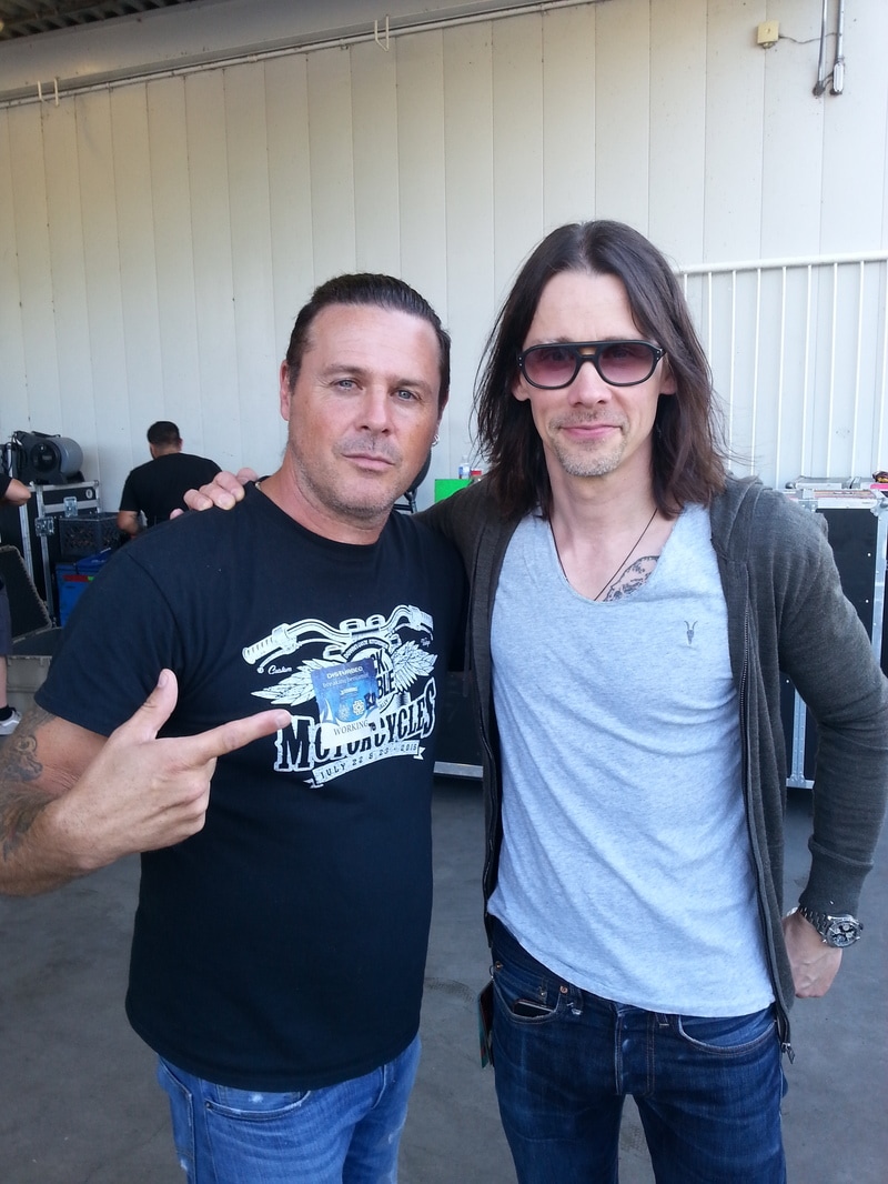 Ian K hanging for a photo with Myles Kennedy of Alterbridge in Toronto when they toured with Disturbed
